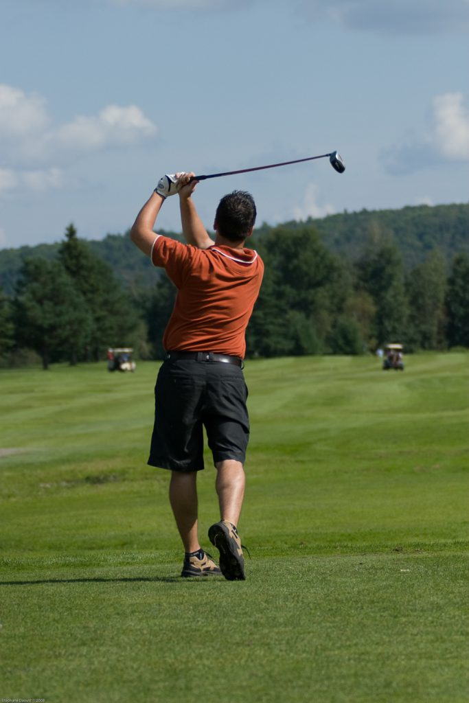 Le Golf de Ste-Flore ravit tous les amateurs de golf.