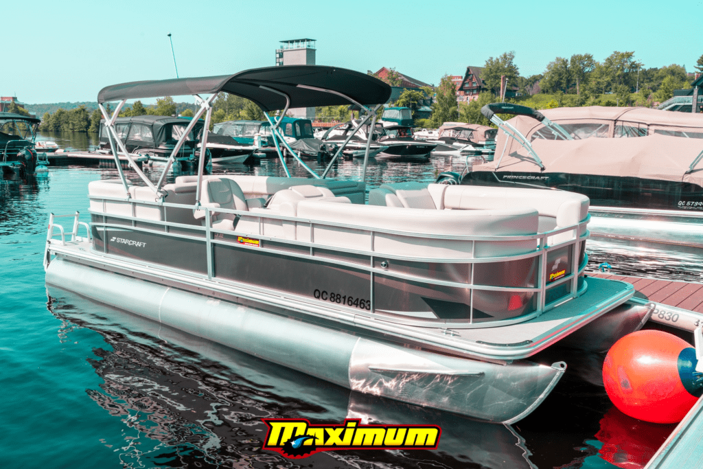 Un ponton à louer chez maximum Aventure