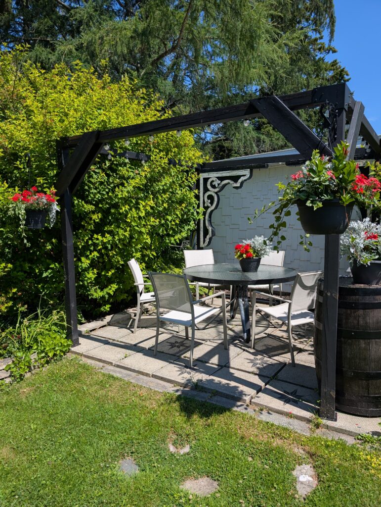 Une table dans les jardins chez Anna e Tina Buvette italienne