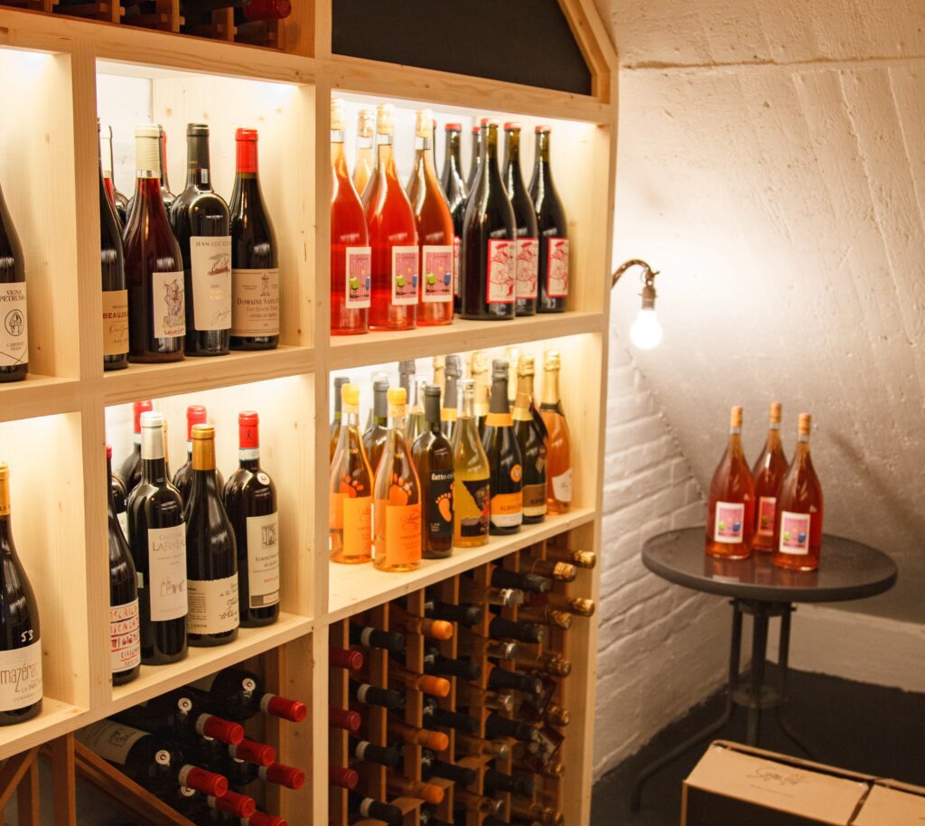 Des vins d'importations privés à la Caserne