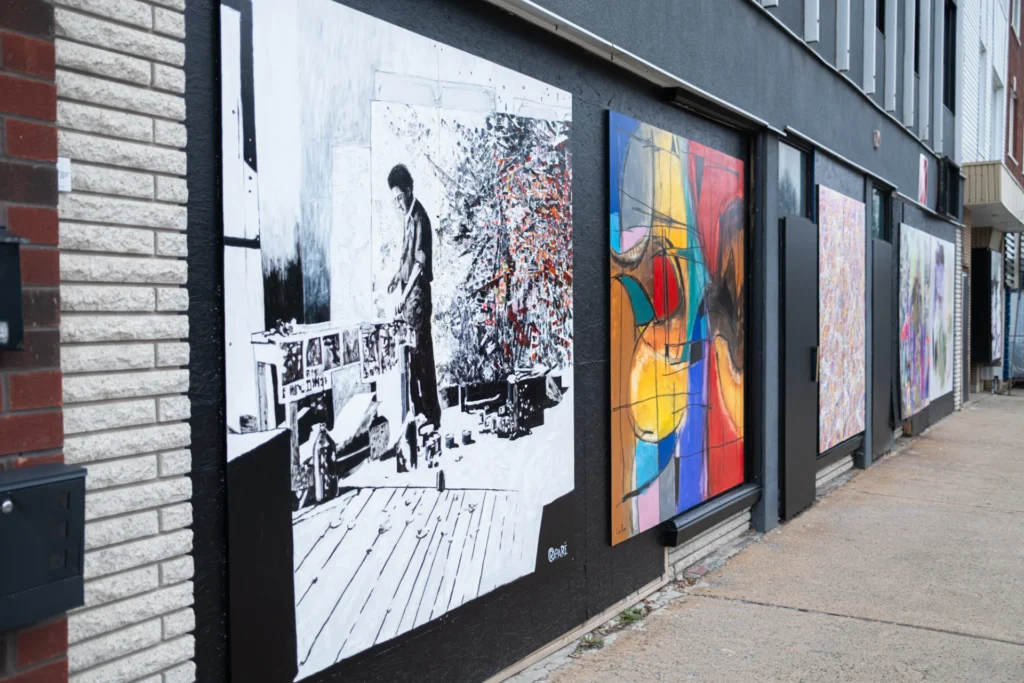 Des œuvres du musée à ciel ouvert sur l'avenue de Grand-Mère